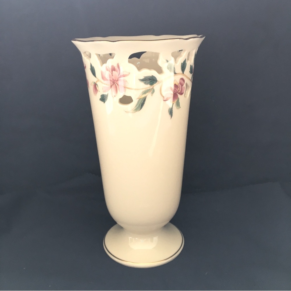 Lenox Pierced Barrington Collection Vase with gold trim on rim and base